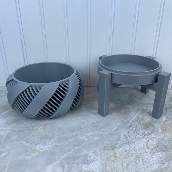 Indoor Flower Pot, The Brimo Planter with Drainage Holes, Saucer and Stand - Picture 8 of 10